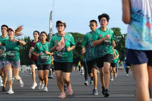 BIB: 766, 767, 302
                            <button type="button" onclick="openModal(5172992)" class="btn btn-primary btn-sm float-right btn-popup" data-toggle="modal" data-target=".modal-high-quality">
                        <i class="fas fa-shopping-cart"></i> Add to Cart
                    </button>
                                            <button type="button" onclick="isThisMe(5172992, true)" class="btn btn-success btn-sm float-right btn-popup btn-isme hidden" data-toggle="tooltip" data-placement="bottom" title="นี่คือรูปของคุณใช่ไหม คลิกที่นี่เพื่อเอาเข้าอัลบั้ม">
                        <i class="fas fa-plus"></i> Add to album
                    </button>
                    <button type="button" onclick="isThisMe(5172992, false)" class="btn btn-warning btn-sm float-right btn-popup btn-isnotme hidden">
                        <i class="fas fa-ban"></i> Remove from album
                    </button>